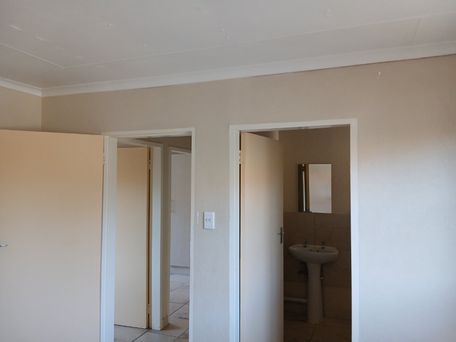 To Let 4 Bedroom Property for Rent in Freedom Park A North West